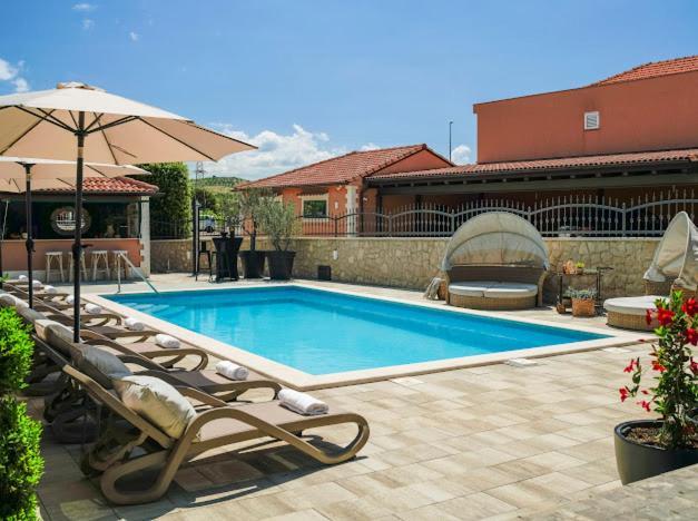 Apartments Antonia Σίμπενικ Εξωτερικό φωτογραφία