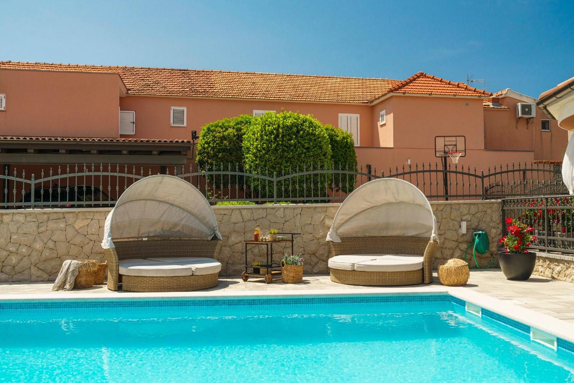 Apartments Antonia Σίμπενικ Εξωτερικό φωτογραφία